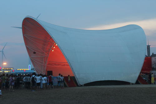 張拉膜結構是什么？張拉膜結構設計需要考慮哪些問題