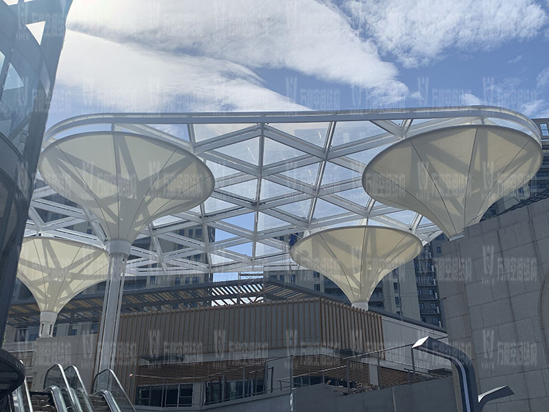 萬(wàn)豪空間結(jié)構(gòu)員工到臺(tái)州大板橋ETFE氣枕天幕項(xiàng)目、溫州鐵定溜溜樂(lè)園ETFE天幕及PTFE景觀傘膜結(jié)構(gòu)工項(xiàng)目學(xué)習(xí)交流