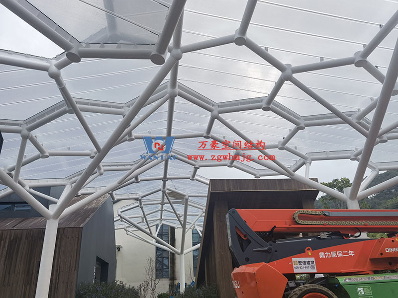 ETFE膜結(jié)構(gòu)建筑有哪些優(yōu)勢？ETFE膜結(jié)構(gòu)材料對比其他材料有哪些優(yōu)點？