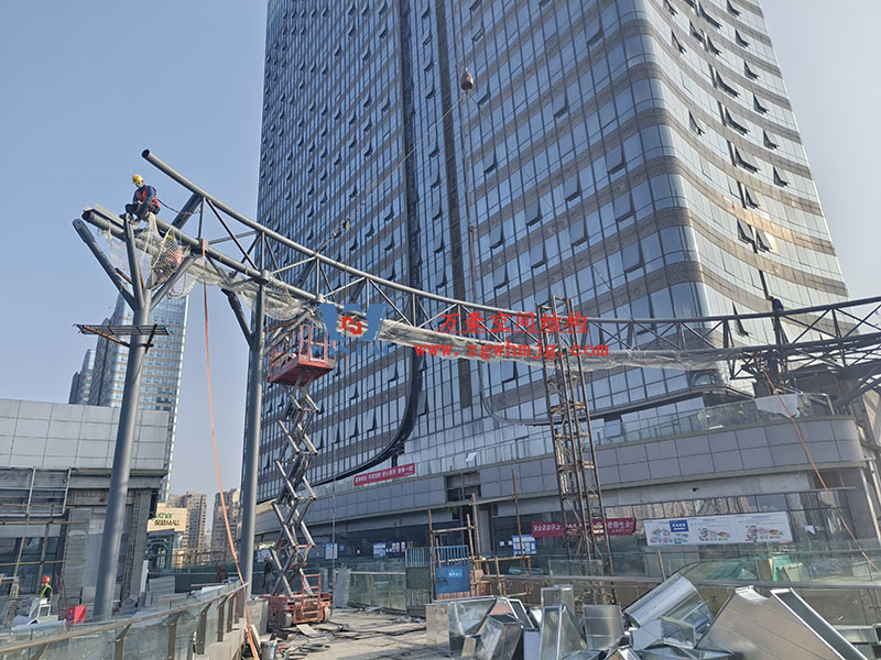 明宇廣場6號(hào)地塊商業(yè)（萬達(dá)廣場）改造項(xiàng)目鋼膜結(jié)構(gòu)ETFE蓋頂天幕工程火熱施工中