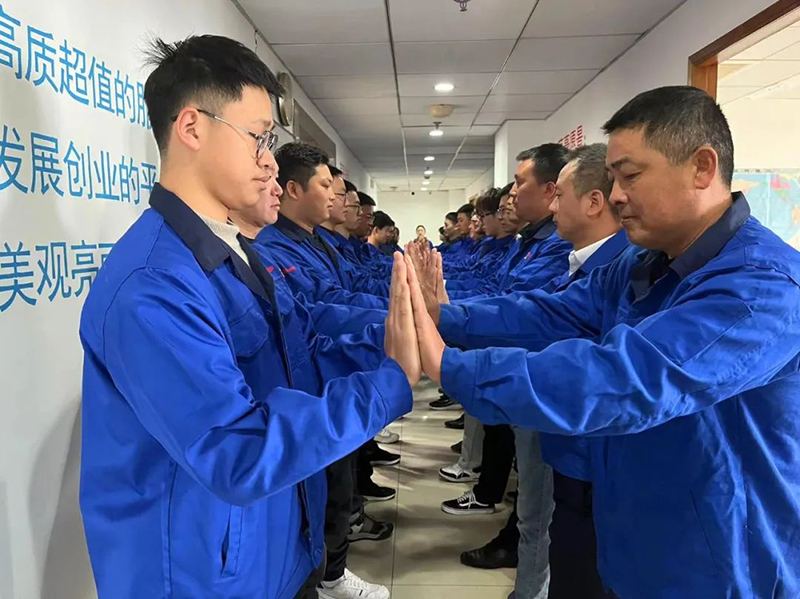 “一路堅(jiān)守·心手相牽”萬(wàn)豪晨會(huì)開啟一天的工作 “一路堅(jiān)守·心手相牽”萬(wàn)豪晨會(huì)開啟一天的工作