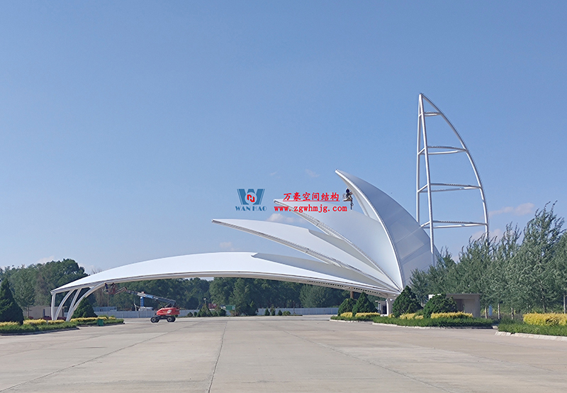 陜西定邊馬蓮灘沙漠公園鋼膜結(jié)構(gòu)工程“奮力快跑”，工程“進(jìn)度條”刷新了!