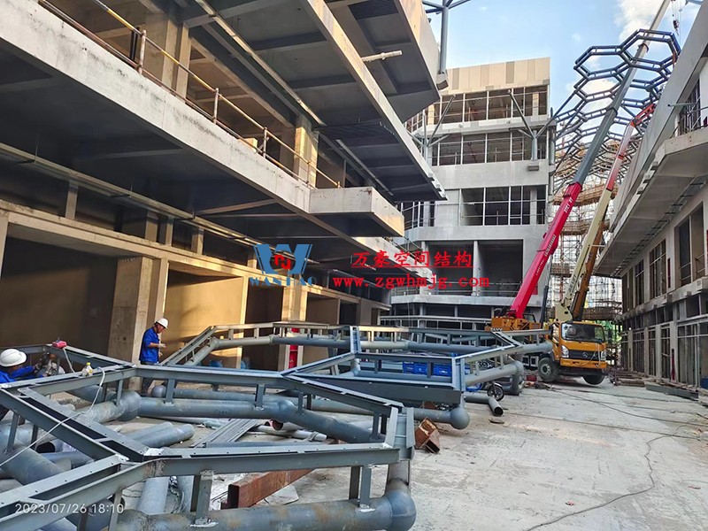 嘉興長(zhǎng)安里ETFE氣枕鋼膜結(jié)構(gòu)頂棚工程 嘉興長(zhǎng)安里ETFE氣枕鋼膜結(jié)構(gòu)頂棚工程