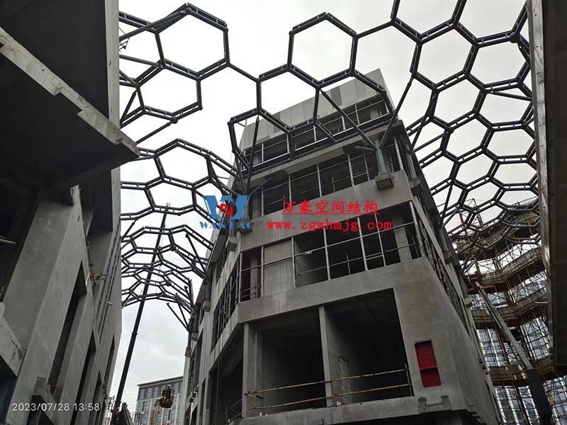 嘉興長(zhǎng)安里ETFE氣枕鋼膜結(jié)構(gòu)頂棚工程 嘉興長(zhǎng)安里ETFE氣枕鋼膜結(jié)構(gòu)頂棚工程