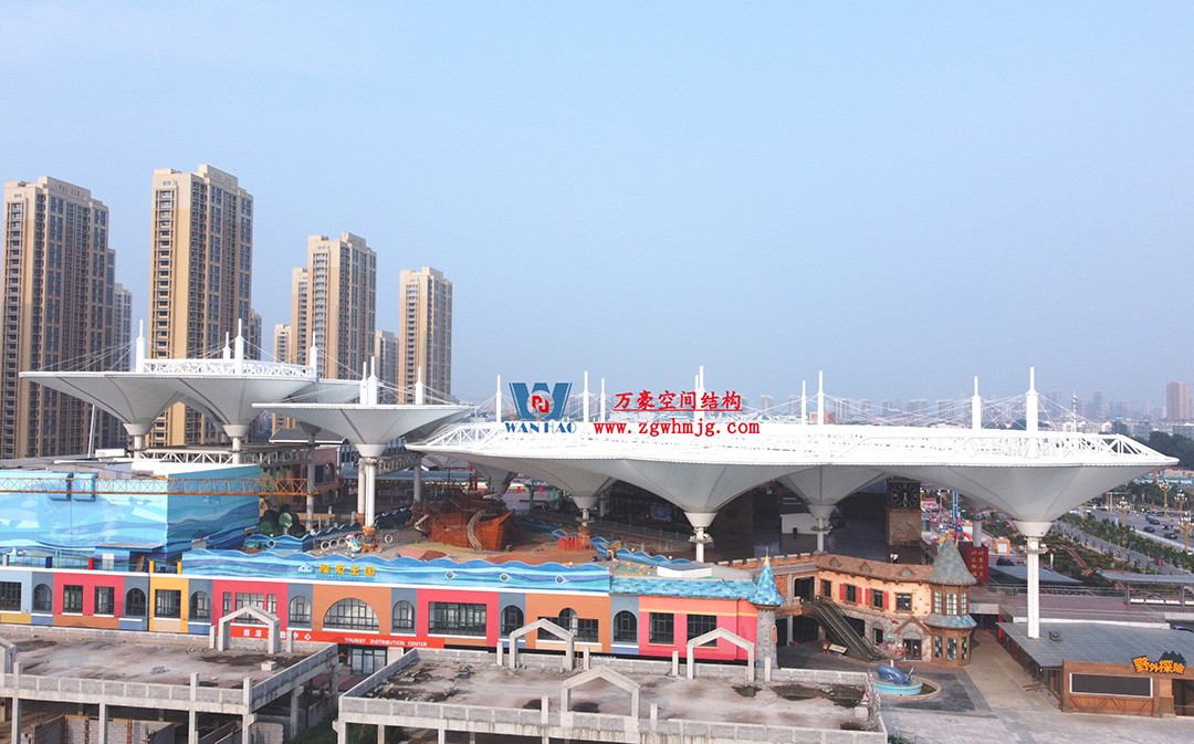 有骨骼、有皮膚的PTFE膜結(jié)構(gòu)建筑