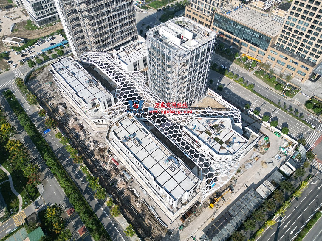 已完工，這個ETFE氣枕商業(yè)天幕閃亮登場！