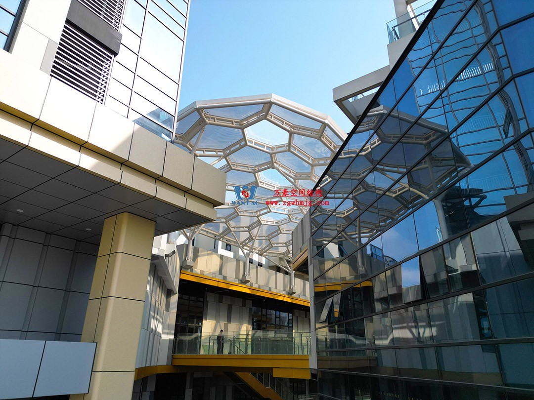 已完工，這個ETFE氣枕商業(yè)天幕閃亮登場！