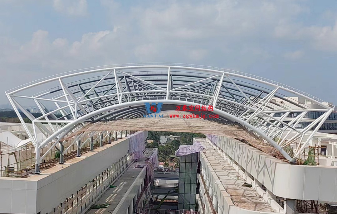 施工加速，這個PTFE膜結構天幕即將完工！