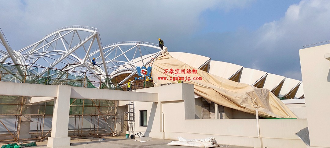 施工加速，這個PTFE膜結構天幕即將完工！