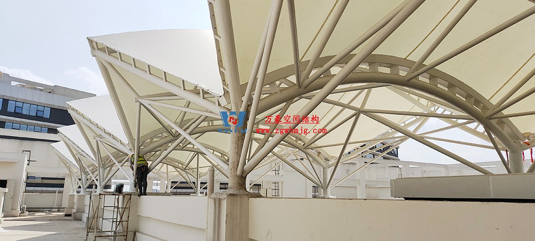施工加速，這個PTFE膜結構天幕即將完工！