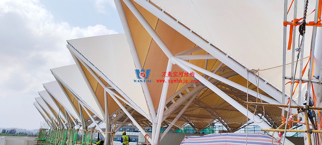施工加速，這個PTFE膜結構天幕即將完工！