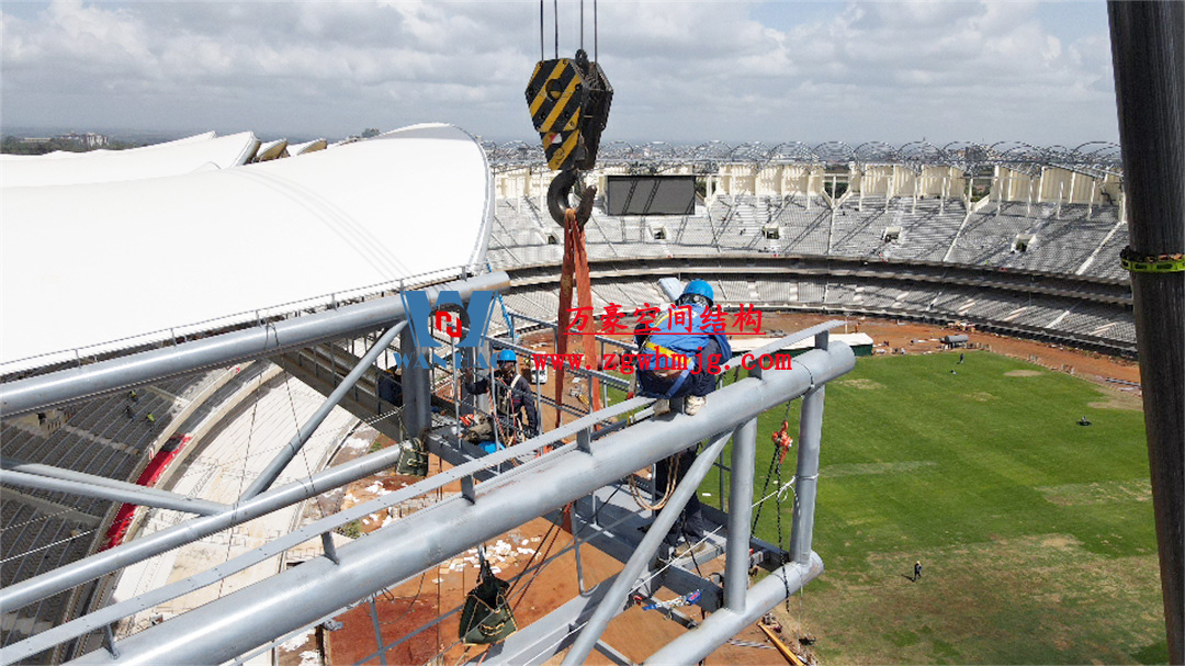 膜結(jié)構(gòu)體育場屋面安裝全解析:從技術(shù)要點(diǎn)到經(jīng)典案例 膜結(jié)構(gòu)體育場屋面安裝全解析:從技術(shù)要點(diǎn)到經(jīng)典案例