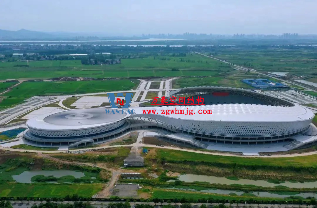 膜結(jié)構(gòu)體育場屋面安裝全解析:從技術(shù)要點(diǎn)到經(jīng)典案例 膜結(jié)構(gòu)體育場屋面安裝全解析:從技術(shù)要點(diǎn)到經(jīng)典案例