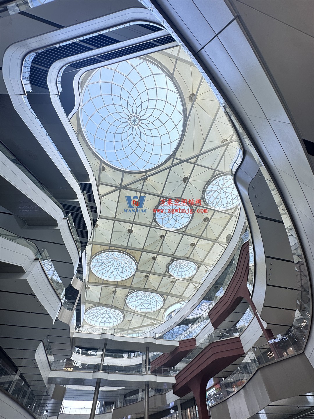 探索膜結(jié)構(gòu)在商業(yè)街區(qū)穹頂?shù)纳衿鎽?yīng)用 探索膜結(jié)構(gòu)在商業(yè)街區(qū)穹頂?shù)纳衿鎽?yīng)用