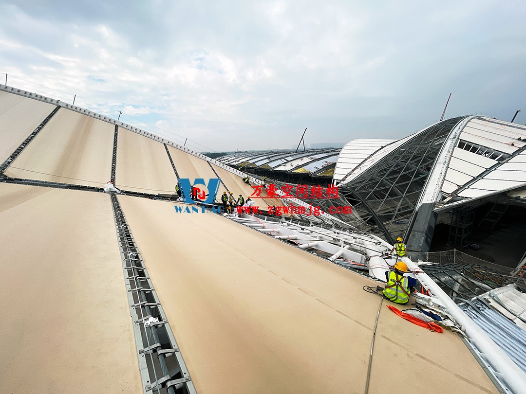 鄭州中原高鐵港數(shù)字展貿(mào)城ETFE膜結(jié)構(gòu) PTFE膜結(jié)構(gòu)項(xiàng)目