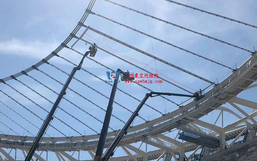 無(wú)錫奧體中心體育場(chǎng)ETFE膜首吊成功，太湖畔將閃耀“生態(tài)之光”