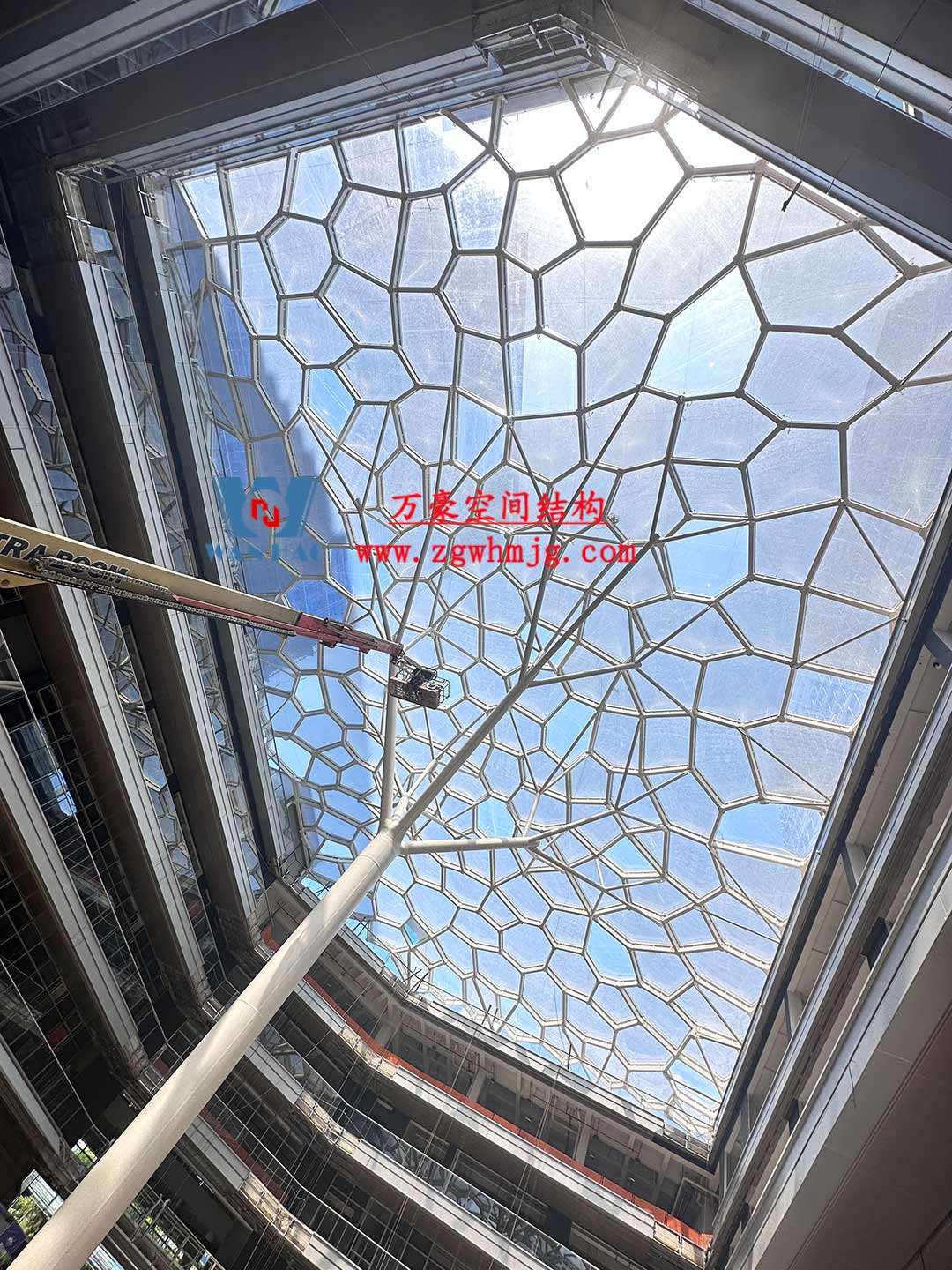 安吉縣昌碩小區(qū)地塊房產(chǎn)開(kāi)發(fā)項(xiàng)目ETFE天幕 安吉縣昌碩小區(qū)地塊房產(chǎn)開(kāi)發(fā)項(xiàng)目ETFE天幕