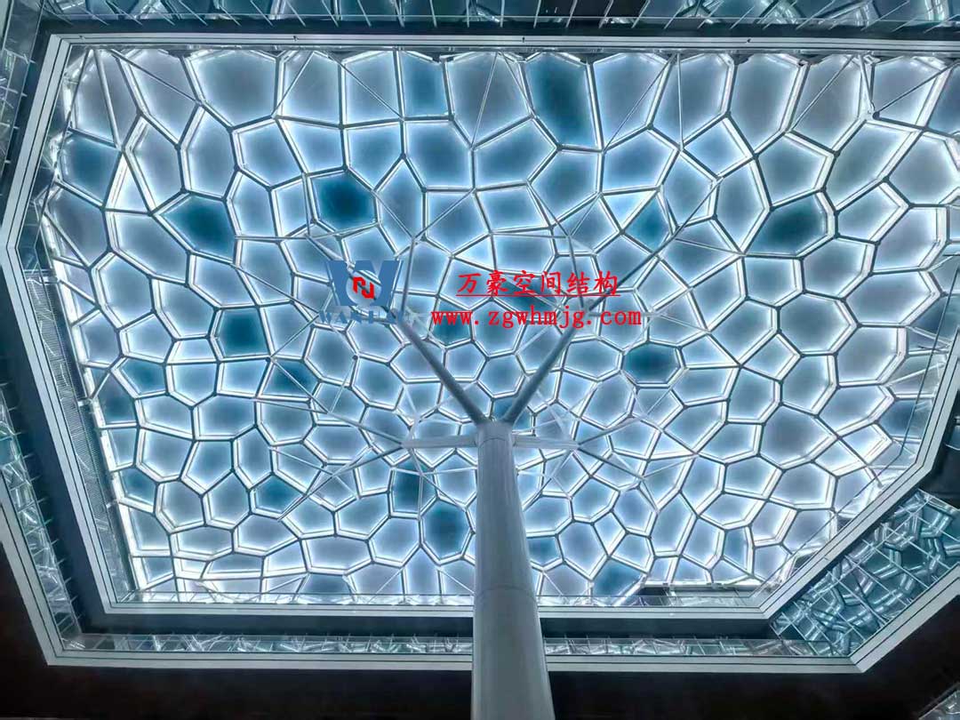 安吉縣昌碩小區(qū)地塊房產(chǎn)開發(fā)項(xiàng)目鋼結(jié)構(gòu)天幕工程