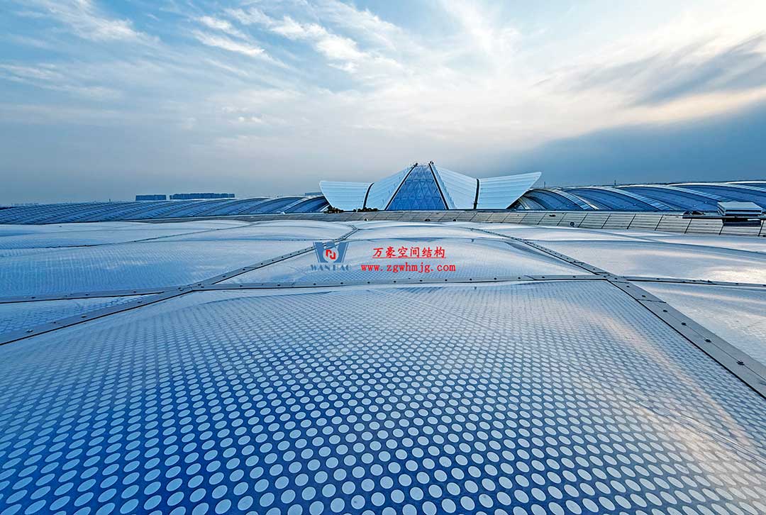 鄭州中原高鐵港數(shù)字展貿(mào)城ETFE膜結(jié)構(gòu) PTFE膜結(jié)構(gòu)工程 鄭州中原高鐵港數(shù)字展貿(mào)城ETFE膜結(jié)構(gòu) PTFE膜結(jié)構(gòu)工程
