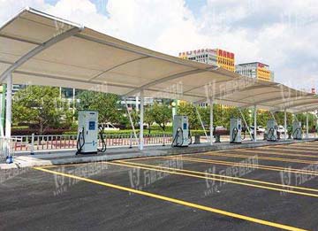 充電樁膜結(jié)構(gòu)車棚有什么特點？為何如此受歡迎？