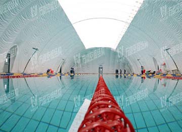 充氣膜游泳館好用嗎？充氣膜結(jié)構(gòu)游泳館有哪些優(yōu)點特點？