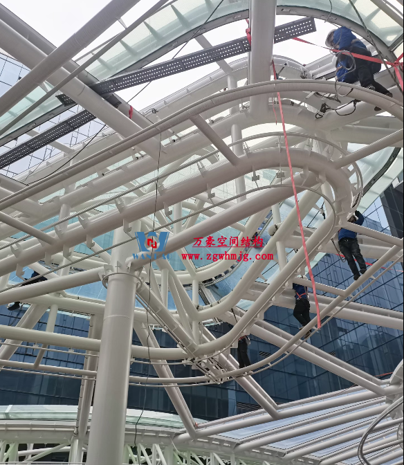 復雜空間鋼膜結(jié)構工程