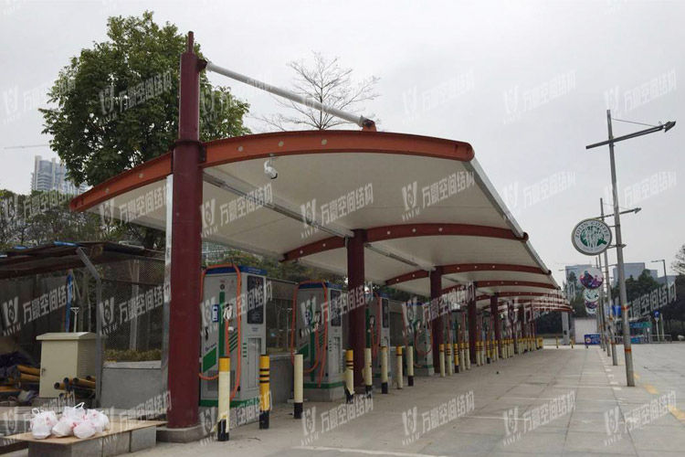 充電樁膜結(jié)構(gòu)車(chē)棚有什么特點(diǎn)？為何如此受歡迎？